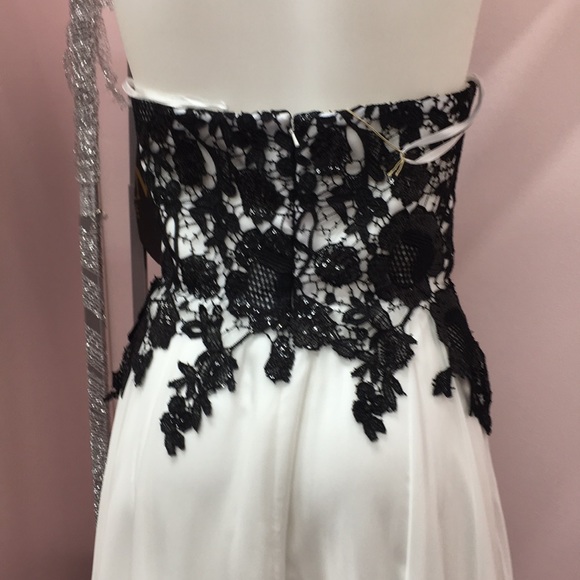 NWT A-LINE BLACK AND WHITE DRESS - Picture 4 of 5